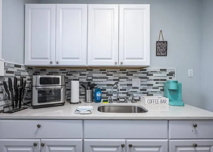 Unit 18 Bright Minutes To Beaches Holiday home Pensacola